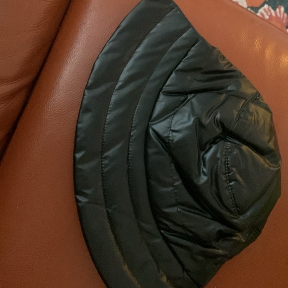 Anthropologie hat - Picture 6 of 6